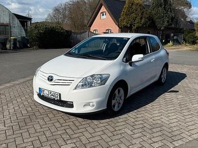 Gebraucht Toyota Auris 96 PS (70 kW) 2012 Weiß Kleinwagen