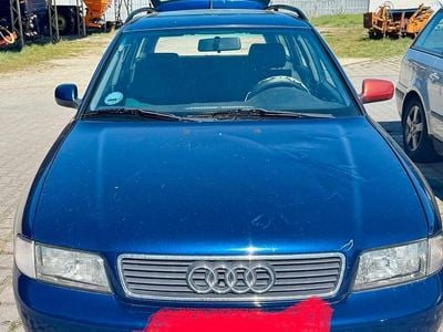Gebraucht Audi A4 125 PS (91 kW) 1998 Blau Kombi