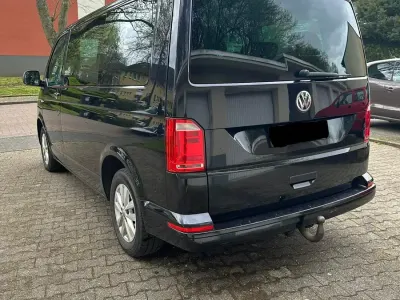 Gebraucht VW Multivan 150 PS (110 kW) 2018 Schwarz Van / Kleinbus