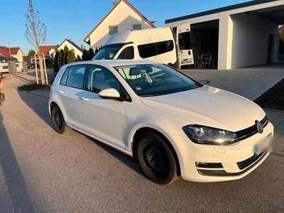 Gebraucht VW Golf VII 125 PS (91 kW) 2017 Weiß Limousine