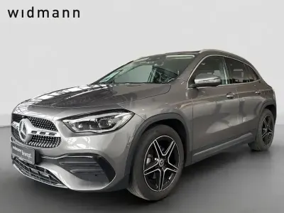 Gebraucht Mercedes GLA200 AMG line 150 PS (110 kW) 2023 Mountain grau metallic SUV