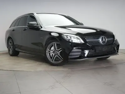 Gebraucht Mercedes C300e AMG 306 PS (225 kW) 2019 Schwarz Limousine