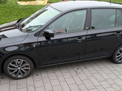 Second-hand Skoda Rapid 105 CP (77 kW) 2015 Negru Hatchback