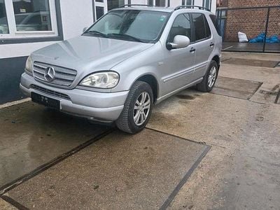 Mercedes ML270