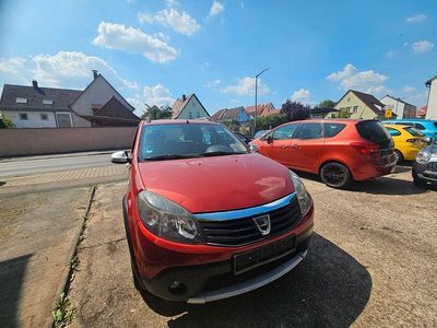 Rot Gebraucht 2012 Dacia Sandero Stepway Kleinwagen | 5.880 € (Teuer)