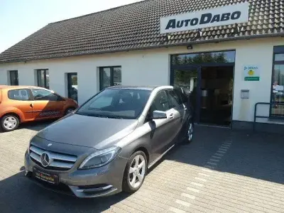 Gebraucht Mercedes B180 122 PS (89 kW) 2013 Grau Kleinwagen