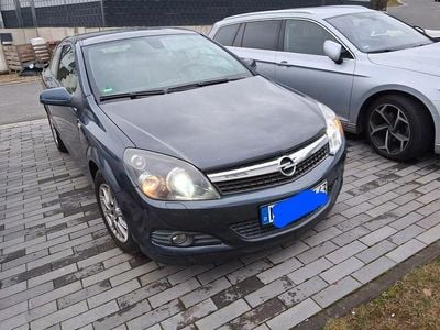 Gebraucht Opel Astra GTC Innovation 116 PS (85 kW) 2009 Grau Coupé