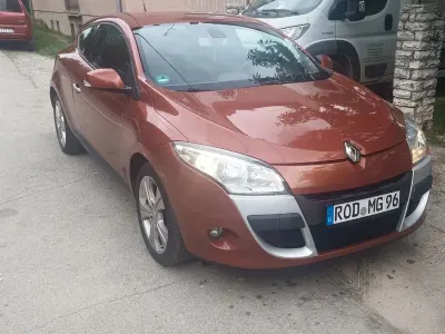 Occasion Renault Mégane Dynamique 131 ch (96 kW) 2011 Orange Coupé