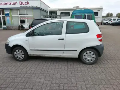 Używany VW Fox 55 KM (40 kW) 2009 Biały Hatchback
