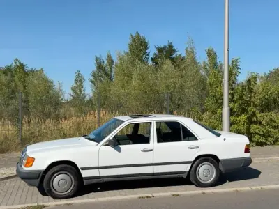 Gebraucht Mercedes 230 122 PS (89 kW) 1989 Weiß Limousine