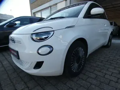 Gebraucht Fiat 500e Basis 86 kW (118 PS) 2023 Weiß Kleinwagen