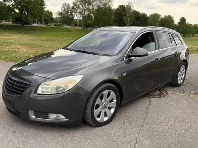 Gebraucht Opel Insignia 160 PS (117 kW) 2010 Grau Limousine