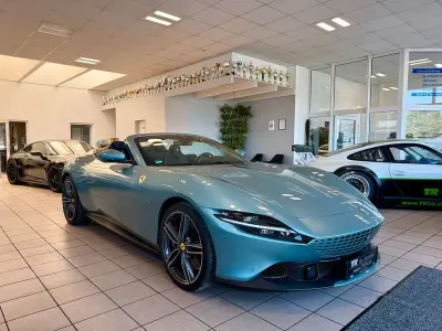 Gebraucht Ferrari Roma 620 PS (456 kW) 2024 Blau Cabrio
