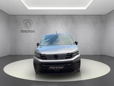 Neu Peugeot Partner 131 PS (96 kW) 2025 Silber Van / Kleinbus