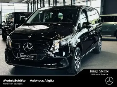 Używany Mercedes V220 Style 163 KM (119 kW) 2025 Czarny Minivan
