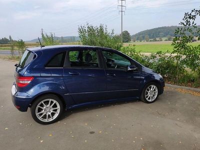 Mercedes B200