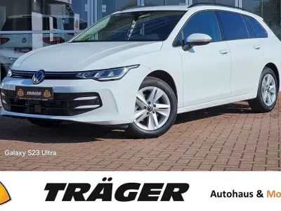 Gebraucht VW Golf VIII Life 150 PS (110 kW) 2024 Weiß Kombi
