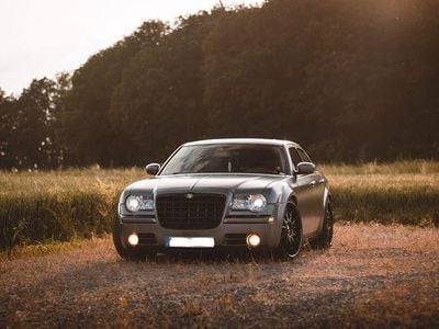 Grau Gebraucht 2007 Chrysler 300C Limousine | 16.000 €