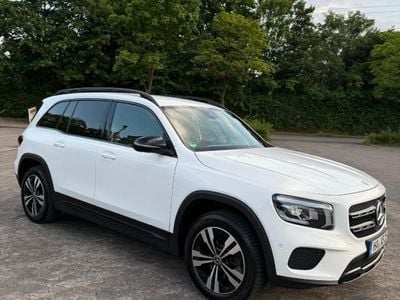 Mercedes GLB220