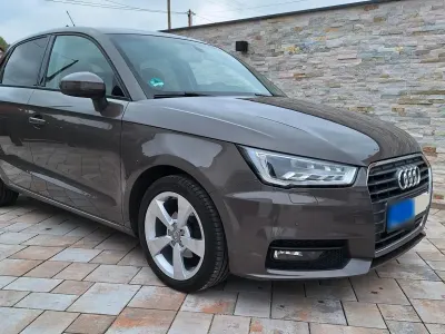 Gebraucht Audi A1 90 PS (66 kW) 2015 Braun Kleinwagen