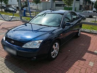 Usata Ford Mondeo 146 CV (107 kW) 2003 Blu Berlina