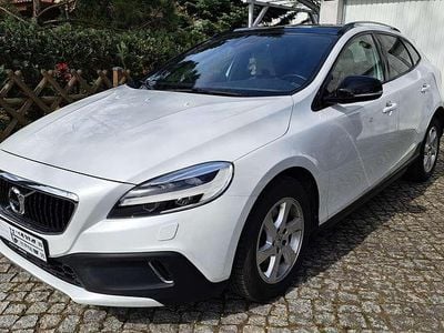 Gebraucht Volvo V40 CC Summum 190 PS (139 kW) 2017 Weiß Kombi