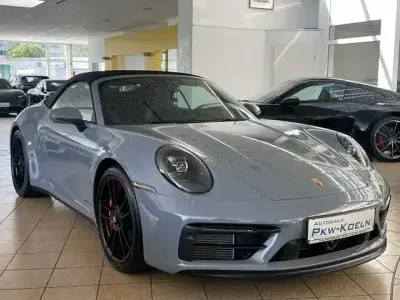Usata Porsche 992 Chrono 480 CV (353 kW) 2023 Grigio Cabrio