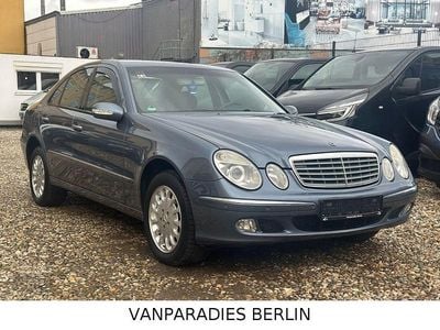 Gebraucht Mercedes E220 150 PS (110 kW) 2003 Blau Limousine