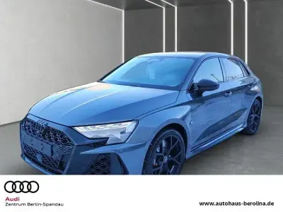 Neu Audi RS3 Sport 400 PS (294 kW) 2026 Grau Limousine