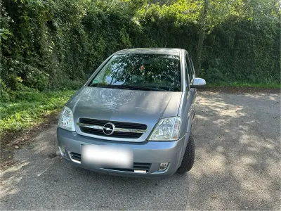Begagnad Opel Meriva 90 HK (66 kW) 2008 Silver Minibuss