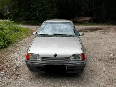 Gebraucht Opel Kadett 75 PS (55 kW) 1990 Andere farben Kleinwagen
