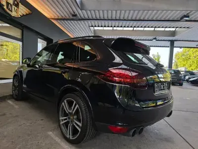 Gebraucht Porsche Cayenne Diesel 245 PS (180 kW) 2012 Schwarz SUV