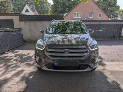 Gebraucht Ford Kuga 150 PS (110 kW) 2017 Grau SUV