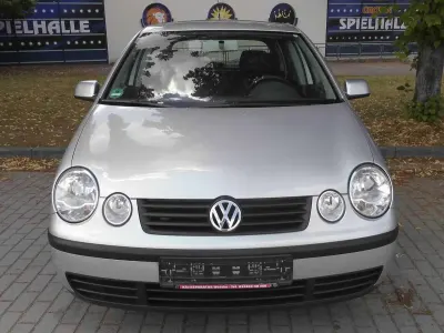 Gebraucht VW Polo Highline 64 PS (47 kW) 2002 Silber Limousine
