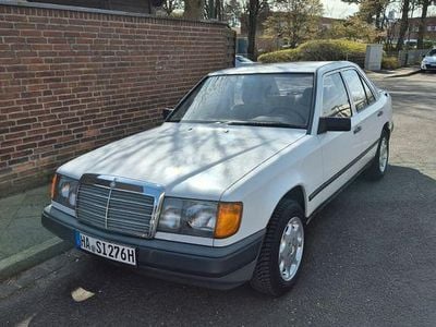 Usata Mercedes 200 118 CV (86 kW) 1989 Bianco Berlina