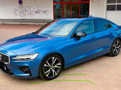 Gebraucht Volvo S60 R-Design 190 PS (139 kW) 2020 Blau Limousine