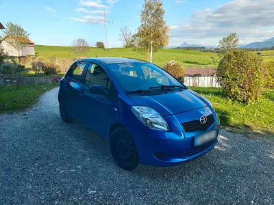 Usata Toyota Yaris 69 CV (50 kW) 2008 Blu Utilitaria
