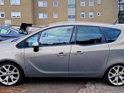 Usata Opel Meriva 100 CV (73 kW) 2012 Marrone Monovolume