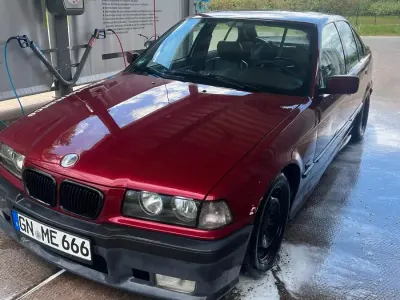 Brugt BMW 318 115 HK (84 kW) 1996 Rød Sedan