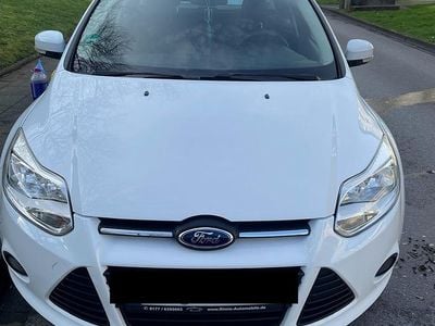 Gebraucht Ford Focus 101 PS (74 kW) 2014 Weiß Kombi