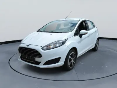 Gebraucht Ford Fiesta Trend 75 PS (55 kW) 2015 Weiß Kleinwagen