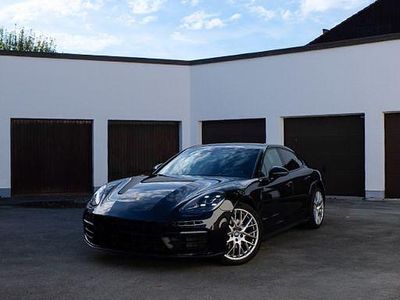 Porsche Panamera 4