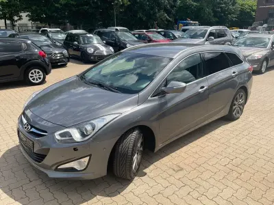 Gebraucht Hyundai i40 Premium 136 PS (100 kW) 2014 Silber Kombi