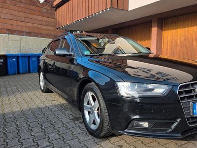Schwarz Gebraucht 2012 Audi A4 Ambiente Limousine | 5.800 € (Fairer Preis)