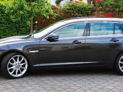 Używany Jaguar XF Sportbrake S 275 KM (202 kW) 2013 Szary Kombi