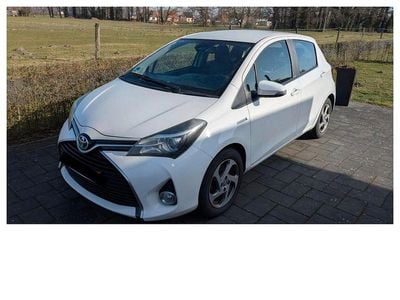 Gebraucht Toyota Yaris Hybrid Edition-S 101 PS (74 kW) 2017 Weiß Limousine