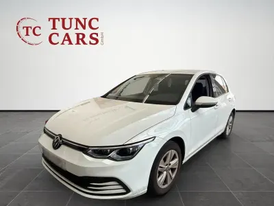 Gebraucht VW Golf VIII Life 131 PS (96 kW) 2023 Pure white Limousine