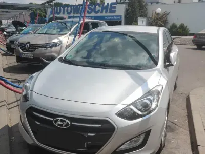 Gebraucht Hyundai i30 101 PS (74 kW) 2016 Silber Kombi