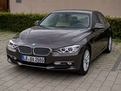 Gebraucht BMW 316 136 PS (100 kW) 2014 Braun Limousine