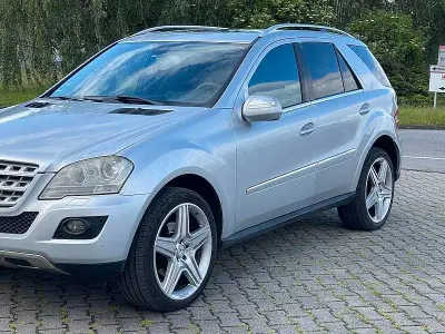 Gebraucht Mercedes ML320 224 PS (164 kW) 2009 Silber SUV